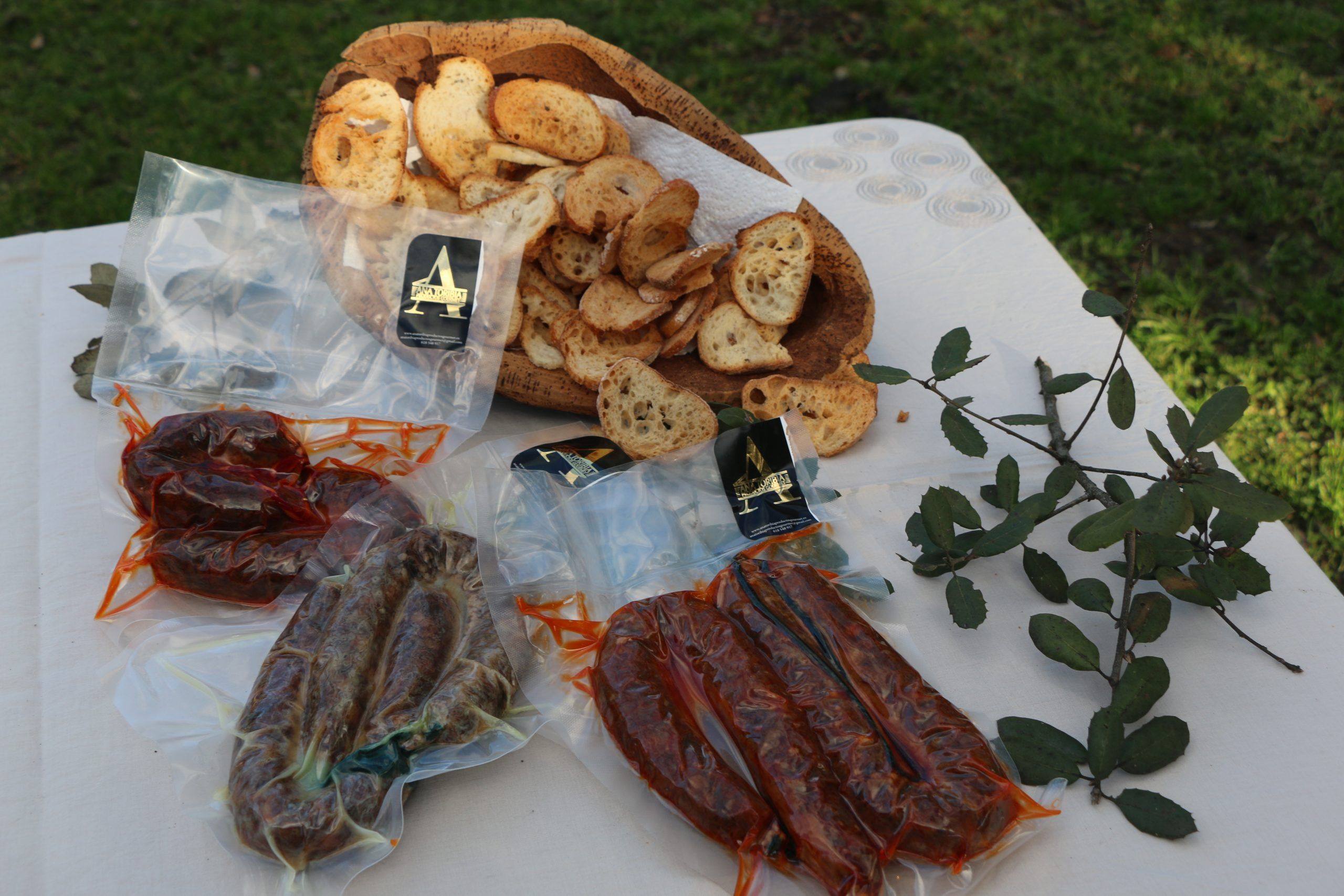 Ana Toribia Productos Gourmet - Jamones, paletas y embutidos en Aracena